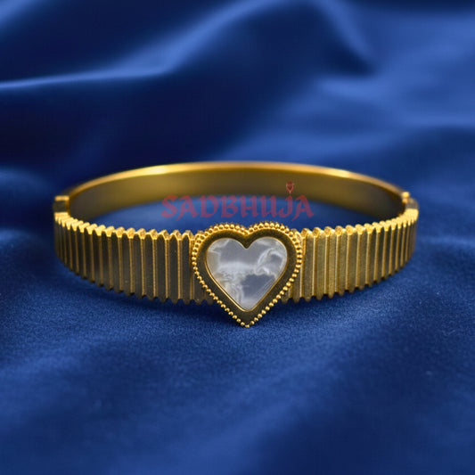 Heart Charm Anti-Tarnish Gold Bracelet for Women